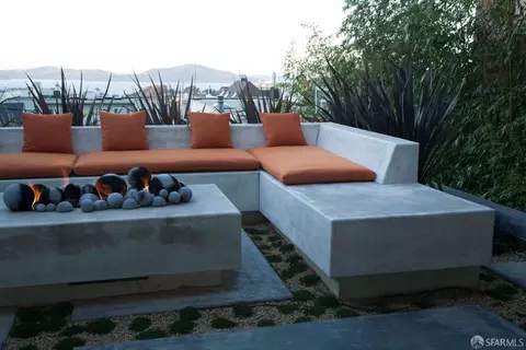 Exterior - 1970 Jackson St, San Francisco, CA 94109 photo 6 of 10