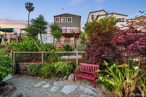 4551 Fairbairn Ave, Oakland, CA 94619