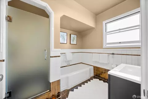 Bath - 90 Arago St, San Francisco, CA 94112 photo 1 of 6