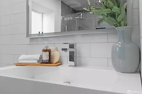 Bath - 90 Arago St, San Francisco, CA 94112 photo 6 of 6