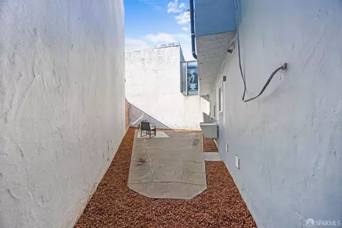 Exterior - 90 Arago St, San Francisco, CA 94112 photo 4 of 10