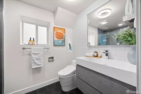 Bath - 90 Arago St, San Francisco, CA 94112 photo 4 of 6