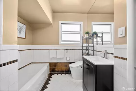 Bath - 90 Arago St, San Francisco, CA 94112 photo 2 of 6