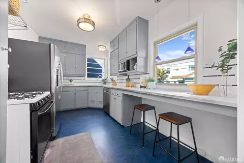 Kitchen - 90 Arago St, San Francisco, CA 94112 photo 2 of 7