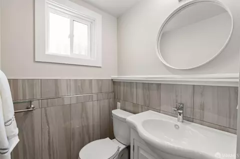 Bath - 74 Crane St, San Francisco, CA 94124 photo 13 of 14