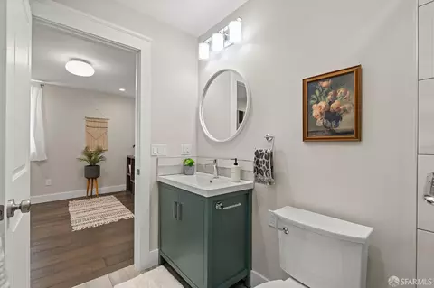 Bath - 74 Crane St, San Francisco, CA 94124 photo 6 of 14