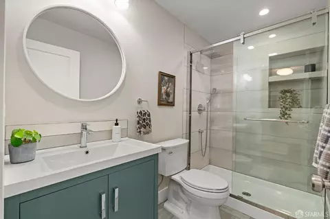 Bath - 74 Crane St, San Francisco, CA 94124 photo 5 of 14