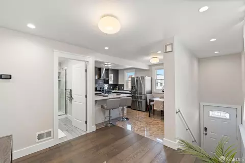Entry Way - 74 Crane St, San Francisco, CA 94124 photo 4 of 8