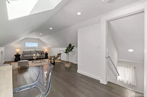 Entry Way - 74 Crane St, San Francisco, CA 94124 photo 7 of 8