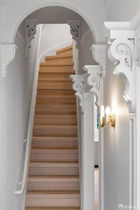 Entry Way - 601 Fell St, San Francisco, CA 94102 photo 2 of 2