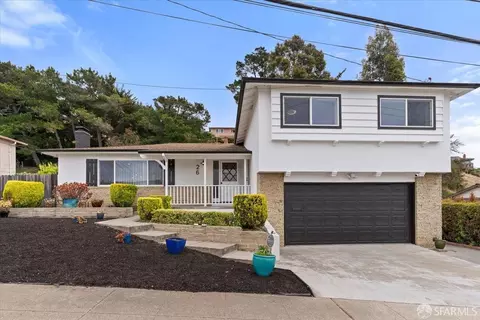26 Maggiora Dr, Oakland, CA 94605