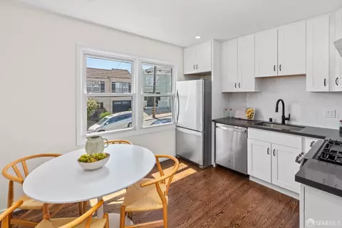 Kitchen - 124 Valmar Ter, San Francisco, CA 94112 photo 1 of 4