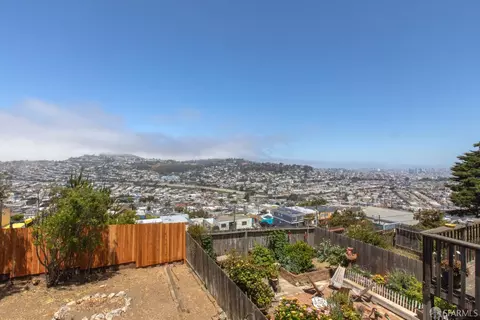 Exterior - 124 Valmar Ter, San Francisco, CA 94112 photo 10 of 18