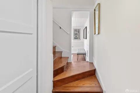 Entry Way - 124 Valmar Ter, San Francisco, CA 94112 photo 1 of 1