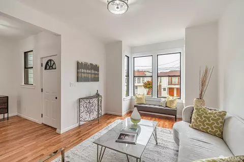 Living - 678 Vienna St, San Francisco, CA 94112 photo 2 of 4