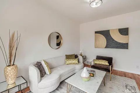 Living - 678 Vienna St, San Francisco, CA 94112 photo 4 of 4