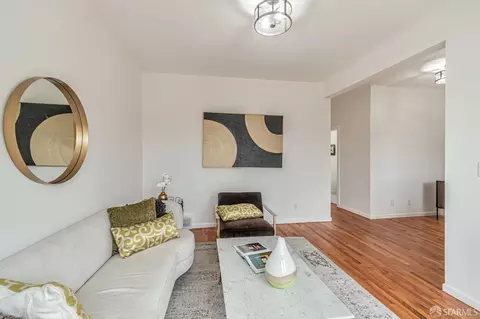 Living - 678 Vienna St, San Francisco, CA 94112 photo 3 of 4