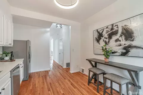 Entry Way - 678 Vienna St, San Francisco, CA 94112 photo 2 of 3