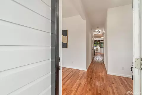 Entry Way - 678 Vienna St, San Francisco, CA 94112 photo 1 of 3