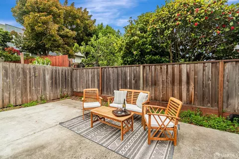 Exterior - 678 Vienna St, San Francisco, CA 94112 photo 4 of 5