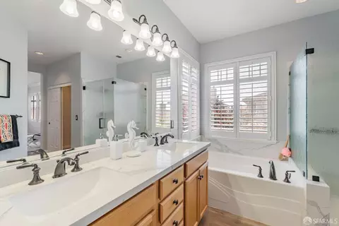 Bath - 2772 Shellgate Cir, Hayward, CA 94545 photo 4 of 6
