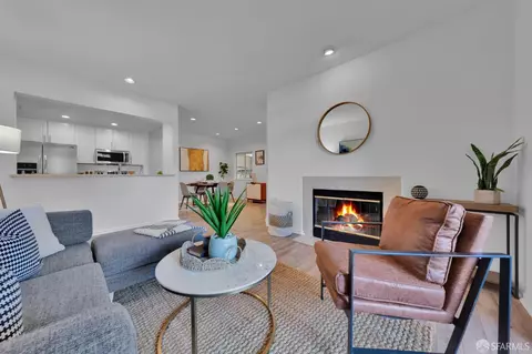2107 Hastings Shore Ln, Redwood City, CA 94065
