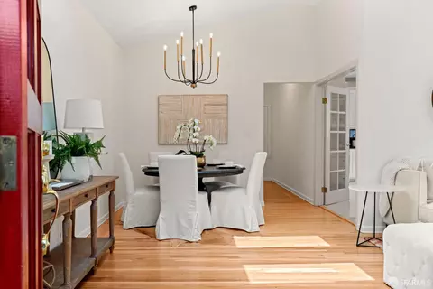 Entry Way - 2429 22nd Ave, San Francisco, CA 94116 photo 2 of 4