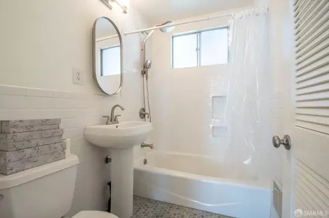 Bath - 569 Peralta Ave, San Francisco, CA 94110 photo 1 of 1