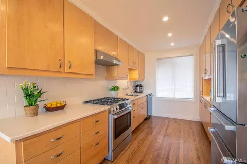 Kitchen - 569 Peralta Ave, San Francisco, CA 94110 photo 2 of 5