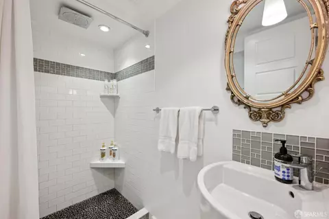 Bath - 50 Perine Pl, San Francisco, CA 94115 photo 2 of 3