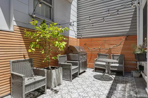 Exterior - 50 Perine Pl, San Francisco, CA 94115 photo 3 of 11