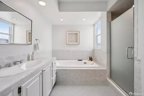Bath - 1867 15th Ave, San Francisco, CA 94122 photo 2 of 6