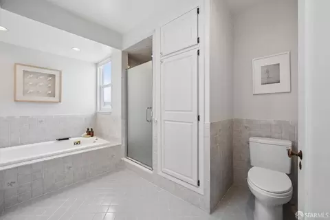 Bath - 1867 15th Ave, San Francisco, CA 94122 photo 3 of 6
