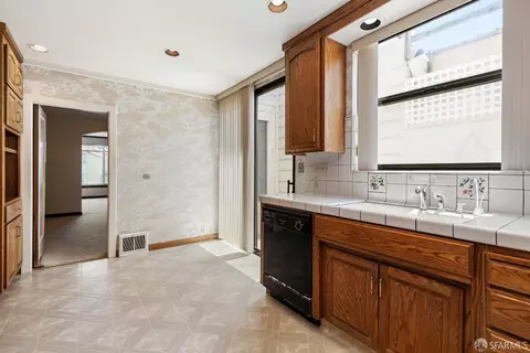 Kitchen - 511 47th Ave, San Francisco, CA 94121 photo 2 of 2