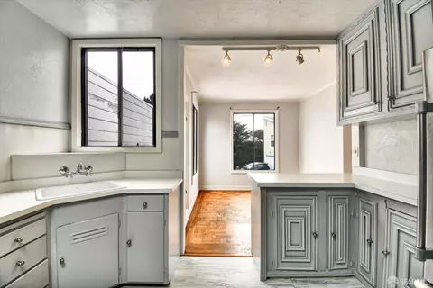 Kitchen - 315 De Long St, San Francisco, CA 94112 photo 2 of 2