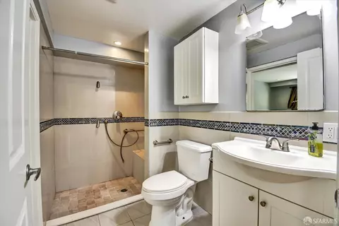 Bath - 315 De Long St, San Francisco, CA 94112 photo 2 of 2