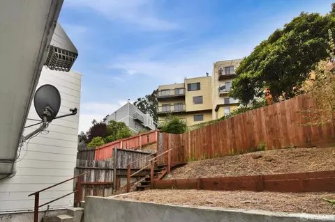 Exterior - 315 De Long St, San Francisco, CA 94112 photo 5 of 12