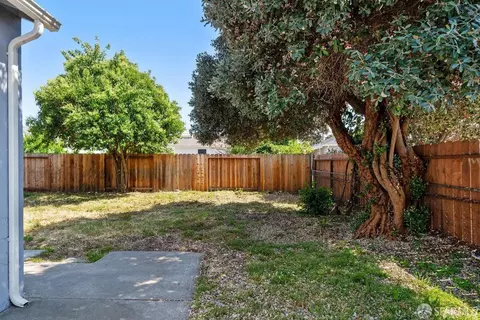 779 E Lewelling Blvd, Hayward, CA 94541 photo 2