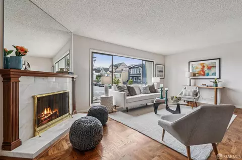 Living - 548 Burrows St, San Francisco, CA 94134 photo 5 of 8