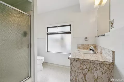Bath - 548 Burrows St, San Francisco, CA 94134 photo 4 of 4