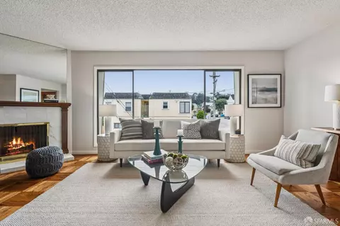 Living - 548 Burrows St, San Francisco, CA 94134 photo 3 of 8