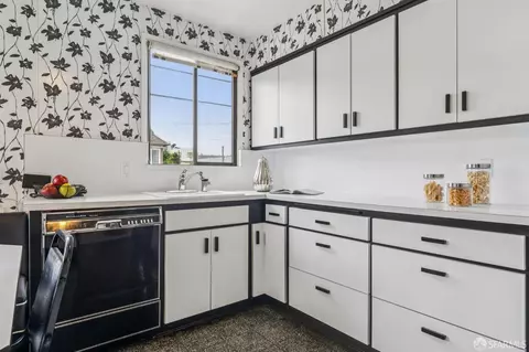 Kitchen - 548 Burrows St, San Francisco, CA 94134 photo 2 of 5