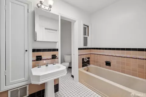 Bath - 635 32nd Ave, San Francisco, CA 94121 photo 2 of 6