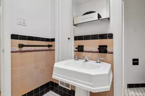 Bath - 635 32nd Ave, San Francisco, CA 94121 photo 5 of 6