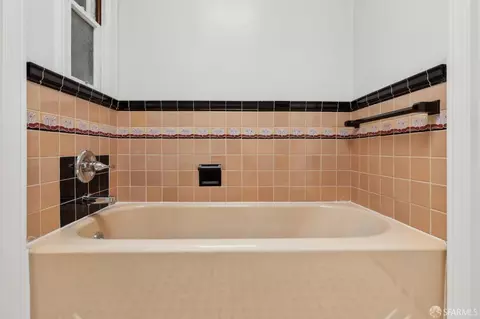 Bath - 635 32nd Ave, San Francisco, CA 94121 photo 4 of 6