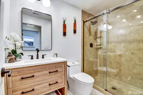 Bath - 207 Marvilla Cir, Pacifica, CA 94044 photo 1 of 5