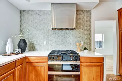Kitchen - 207 Marvilla Cir, Pacifica, CA 94044 photo 6 of 7