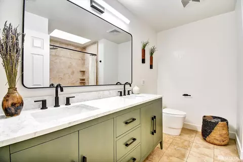 Bath - 207 Marvilla Cir, Pacifica, CA 94044 photo 2 of 5