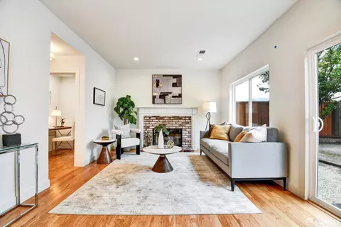 Living - 207 Marvilla Cir, Pacifica, CA 94044 photo 4 of 8