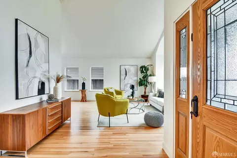 Entry Way - 207 Marvilla Cir, Pacifica, CA 94044 photo 1 of 3